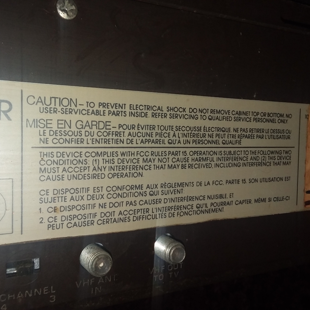 Zenith Video Disc Player. Model VP2000. - Picture 5 of 6